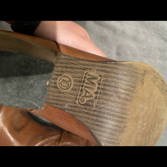 Brown heel cowgirl boots - Picture 3 of 3